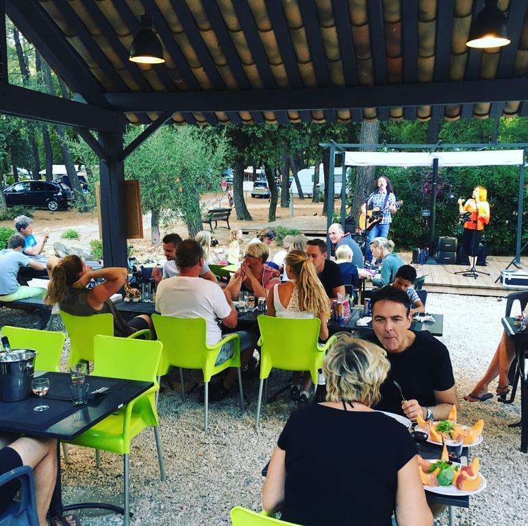 Camping La Simioune En Provence Bollène Kültér fotó